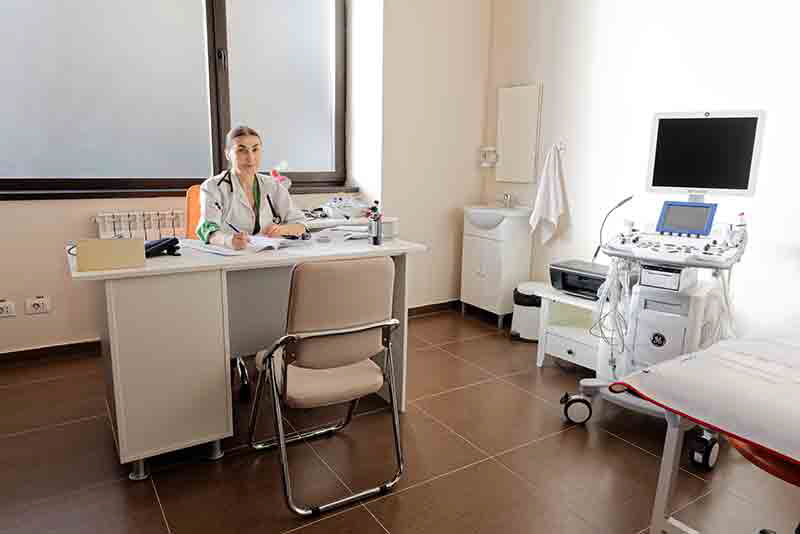 cabinet_dr_alistar